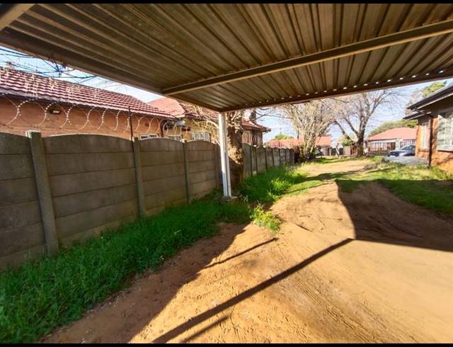 4 BEDROOM HOUSE FOR SALE IN DISCOVERY